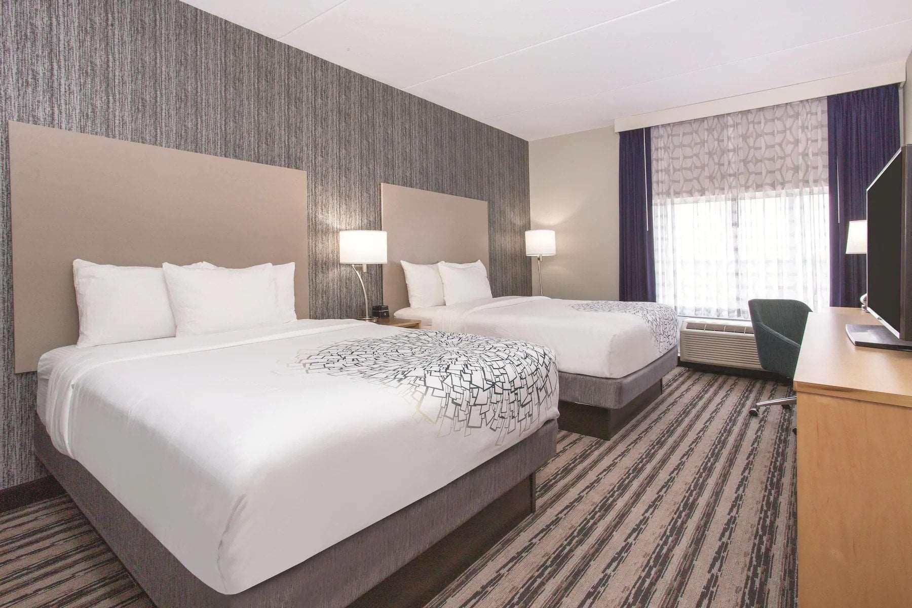 La Quinta By Wyndham Buffalo Hotel