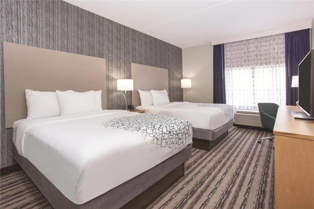 La Quinta By Wyndham Buffalo Hotel